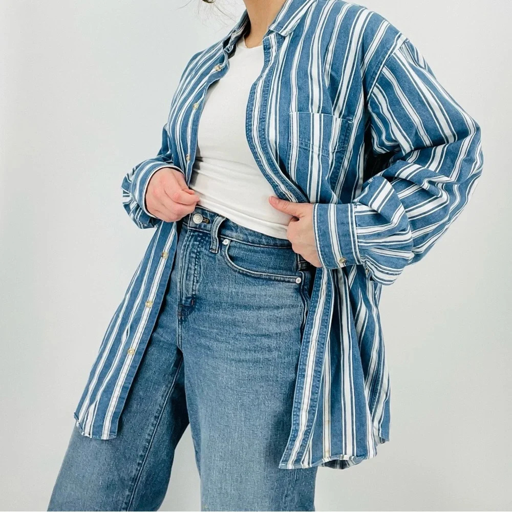 Vintage Coastal Striped Chambray Blue Button Down Layering Shirt Top Size M Tall